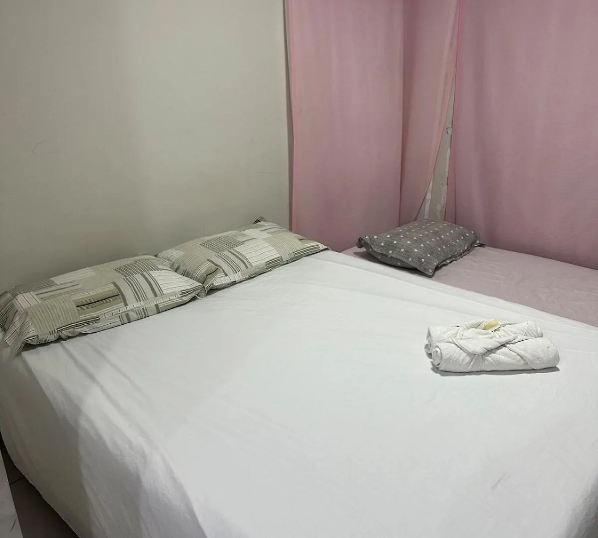 Suite Em Hospedagem 100M Da Br Sao Jose  Holiday home Sao Jose (Santa Catarina)